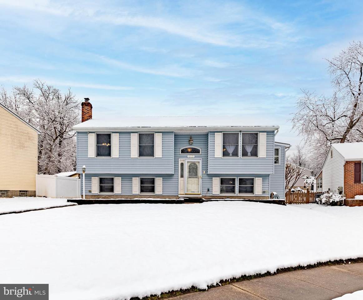 117 Old Maple Court - Photo 1