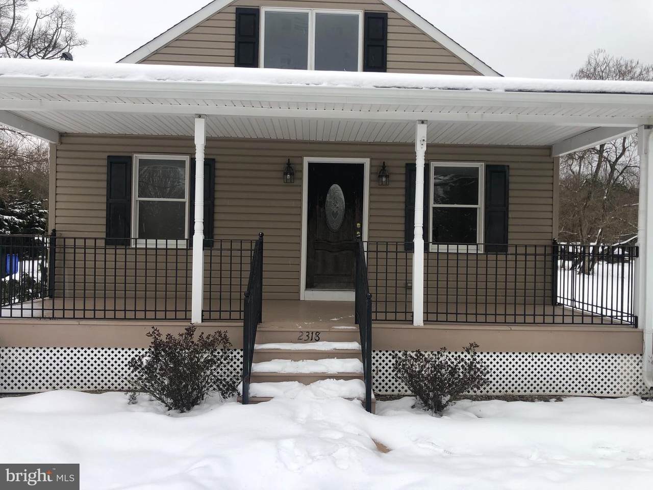 2318 Richards Avenue - Photo 1