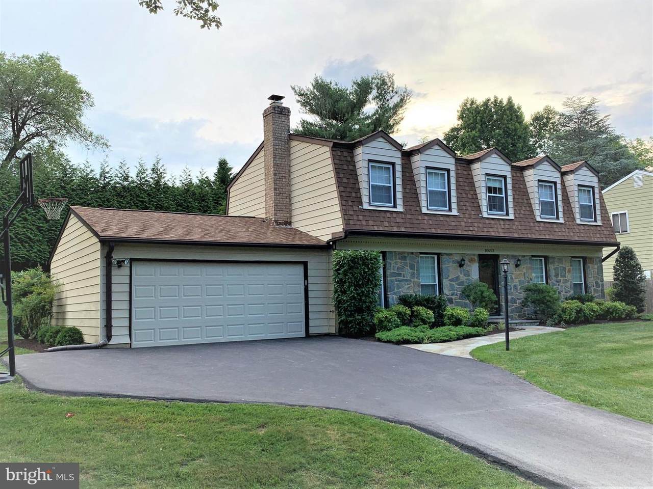 10053 Colebrook Avenue - Photo 1