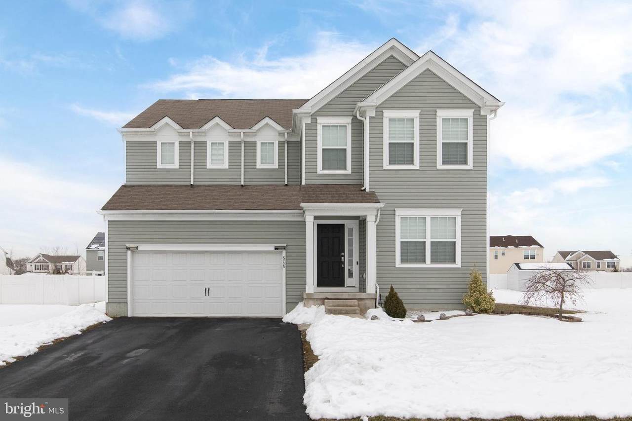 606 Seaman Drive - Photo 1