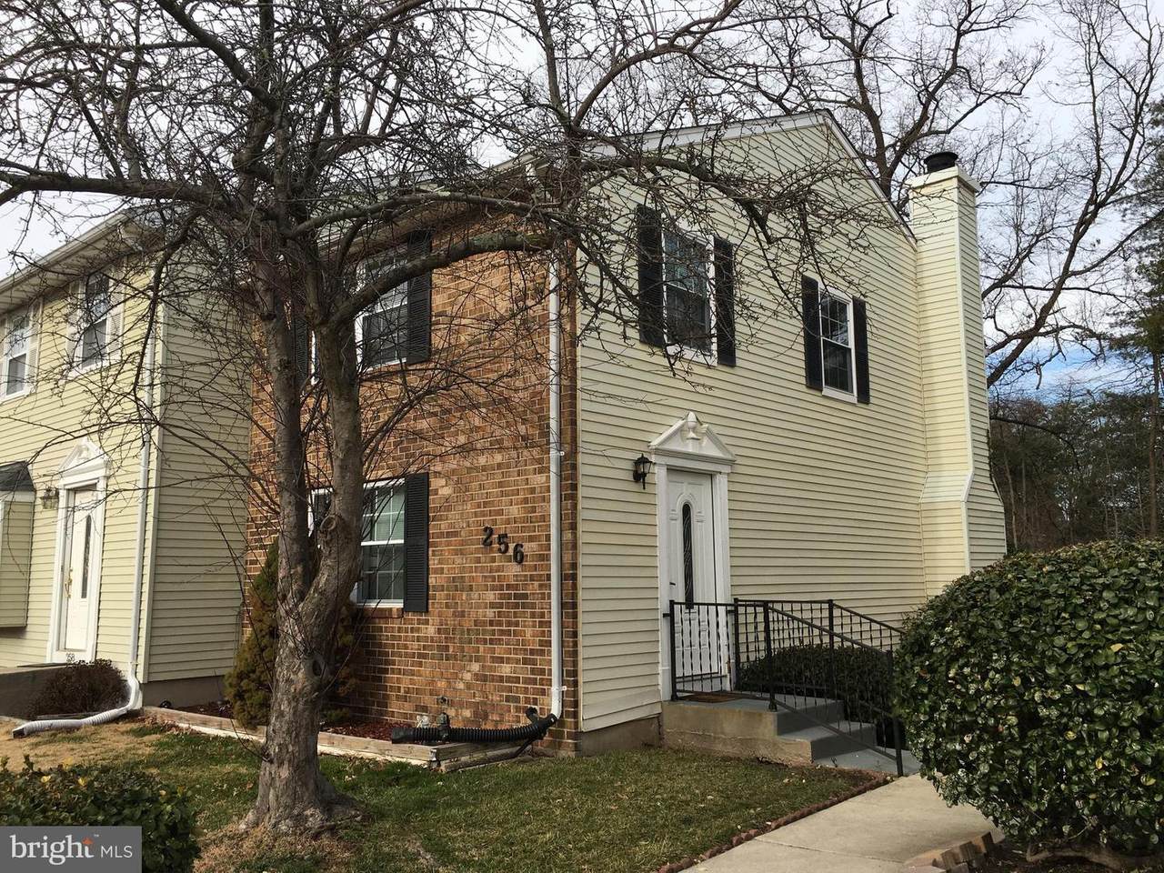 256 Glenda Court - Photo 1