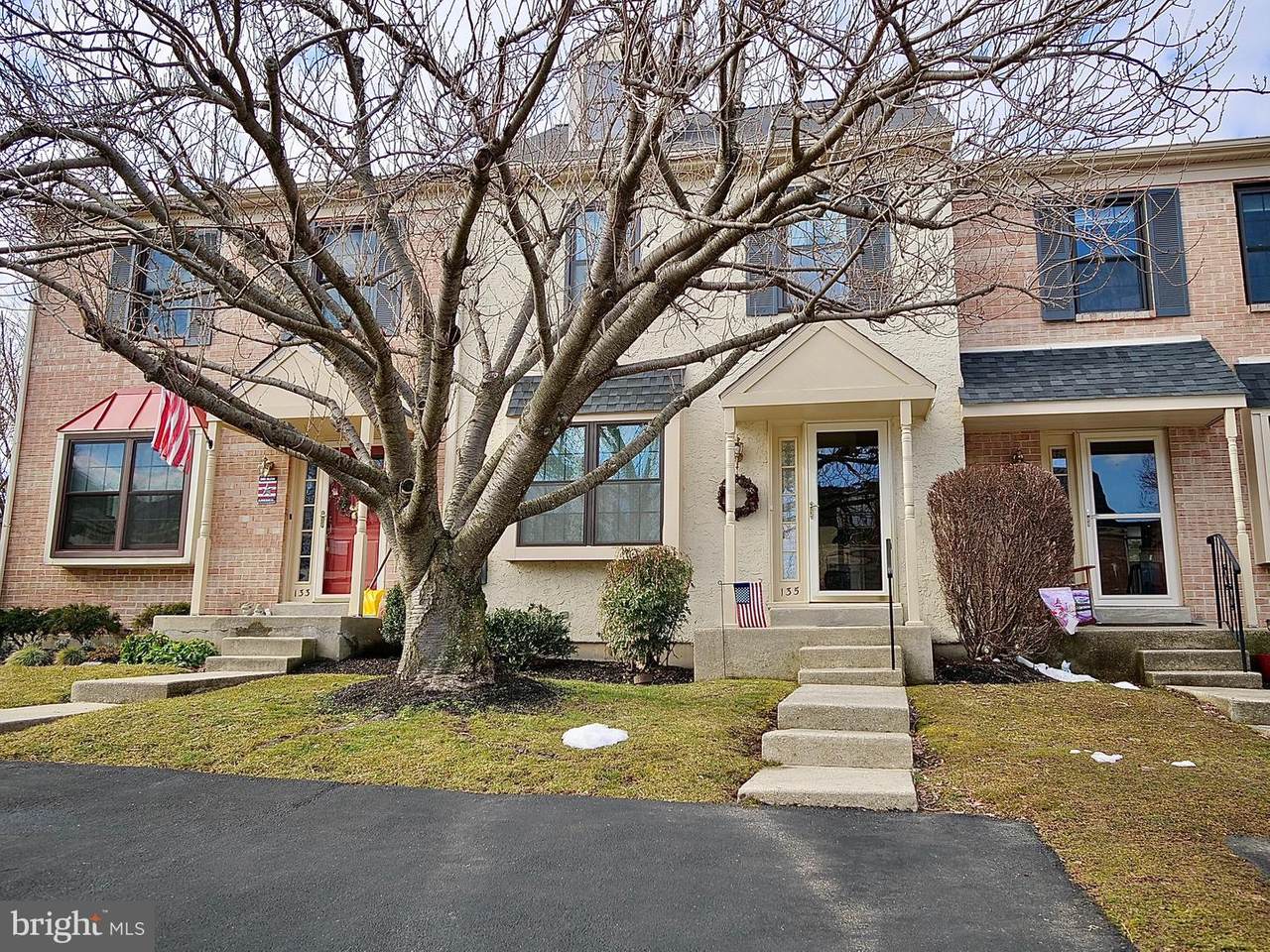 135 Bradbury Road - Photo 1
