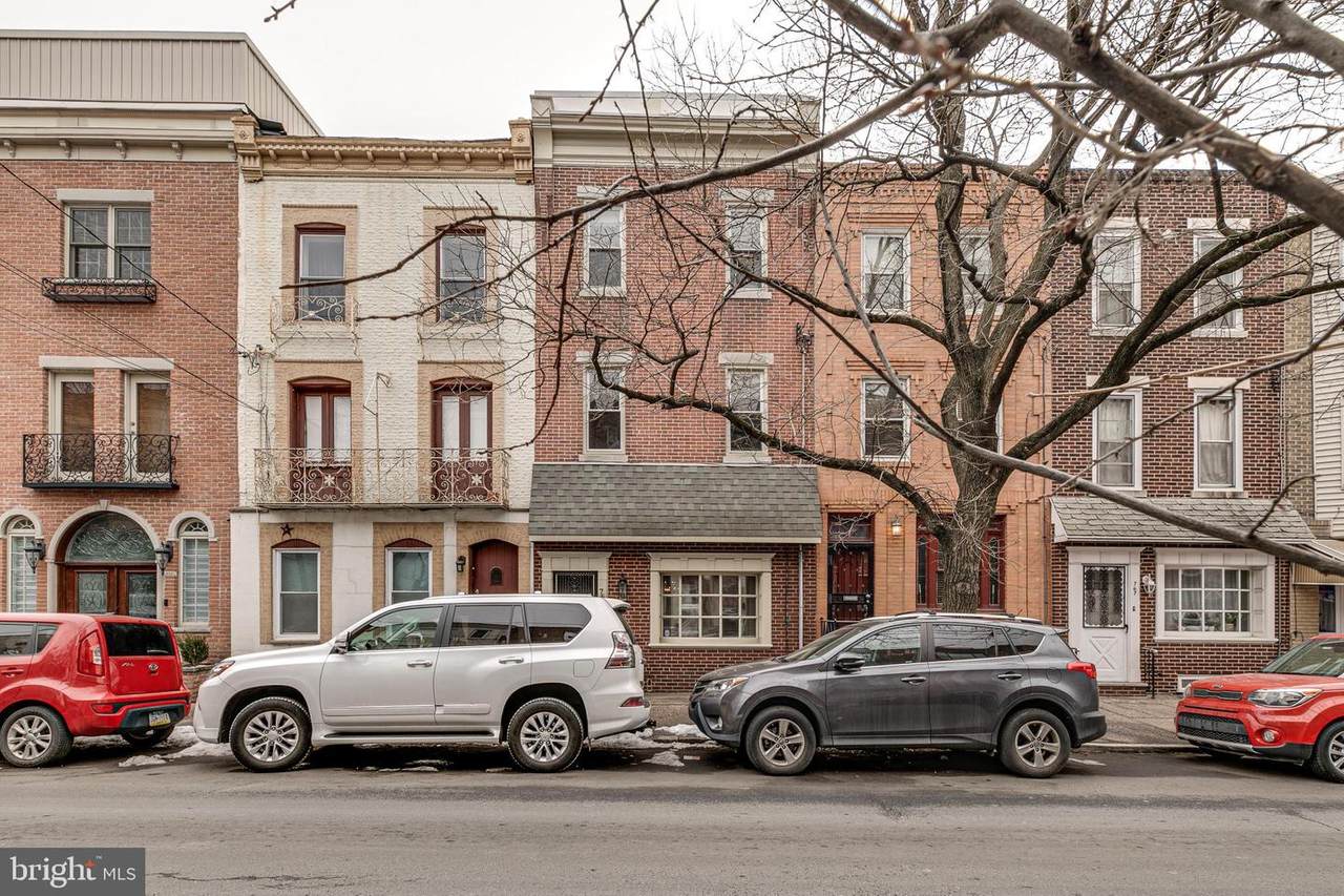 763 7TH Street - Photo 1