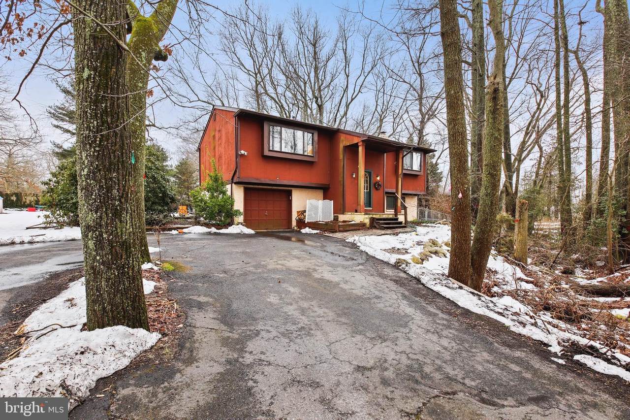 116 Oak Pines Boulevard - Photo 1