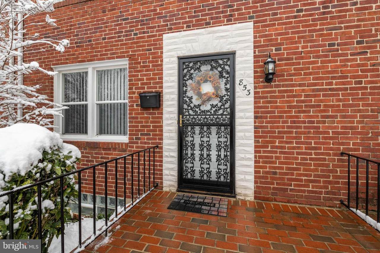 853 Evesham Avenue - Photo 1
