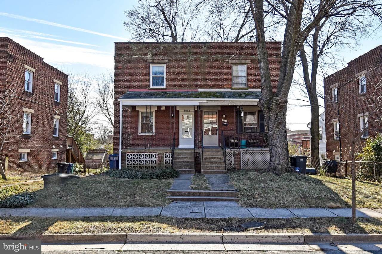 1612 Boyle Street - Photo 1
