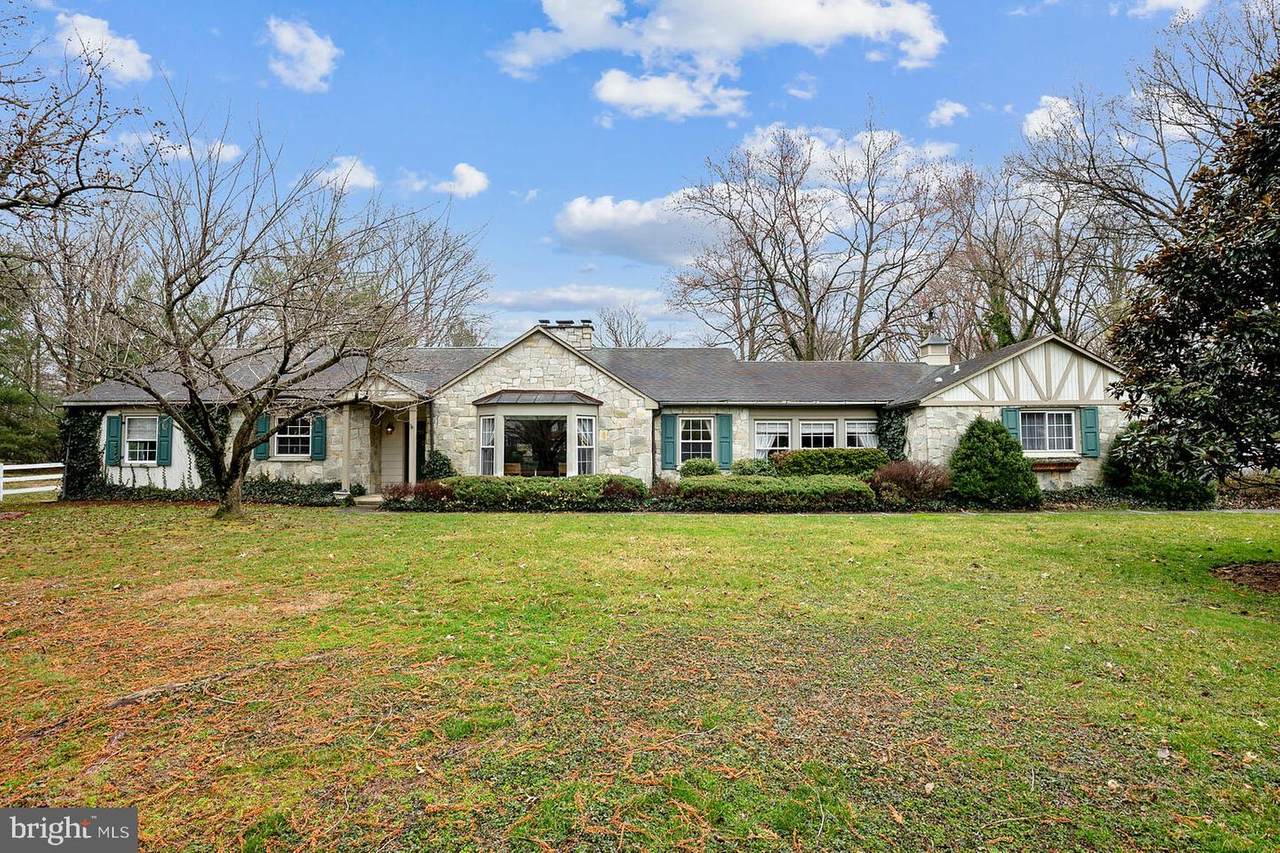 322 Bridgeboro Road - Photo 1