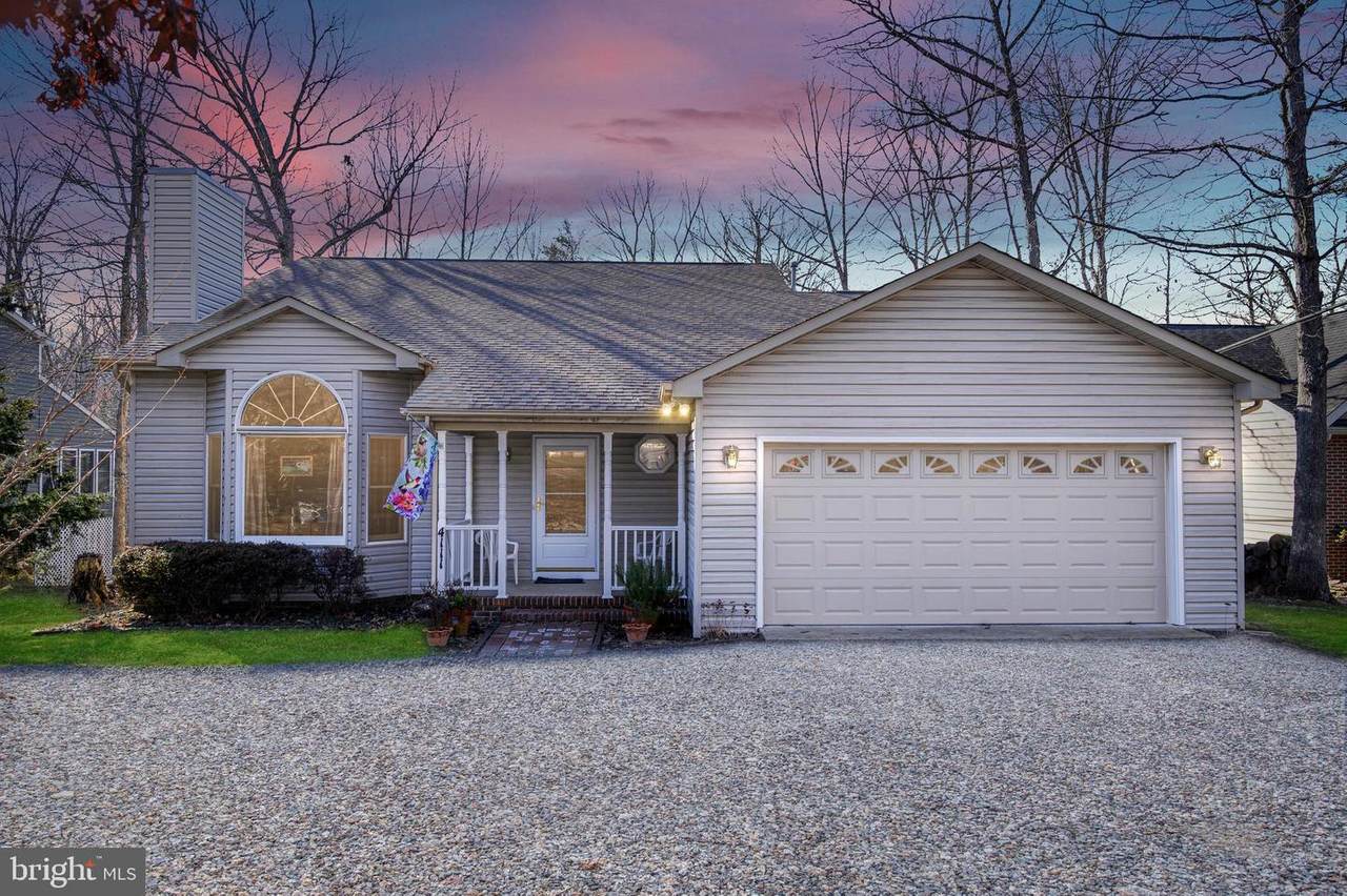 4111 Lakeview Parkway - Photo 1