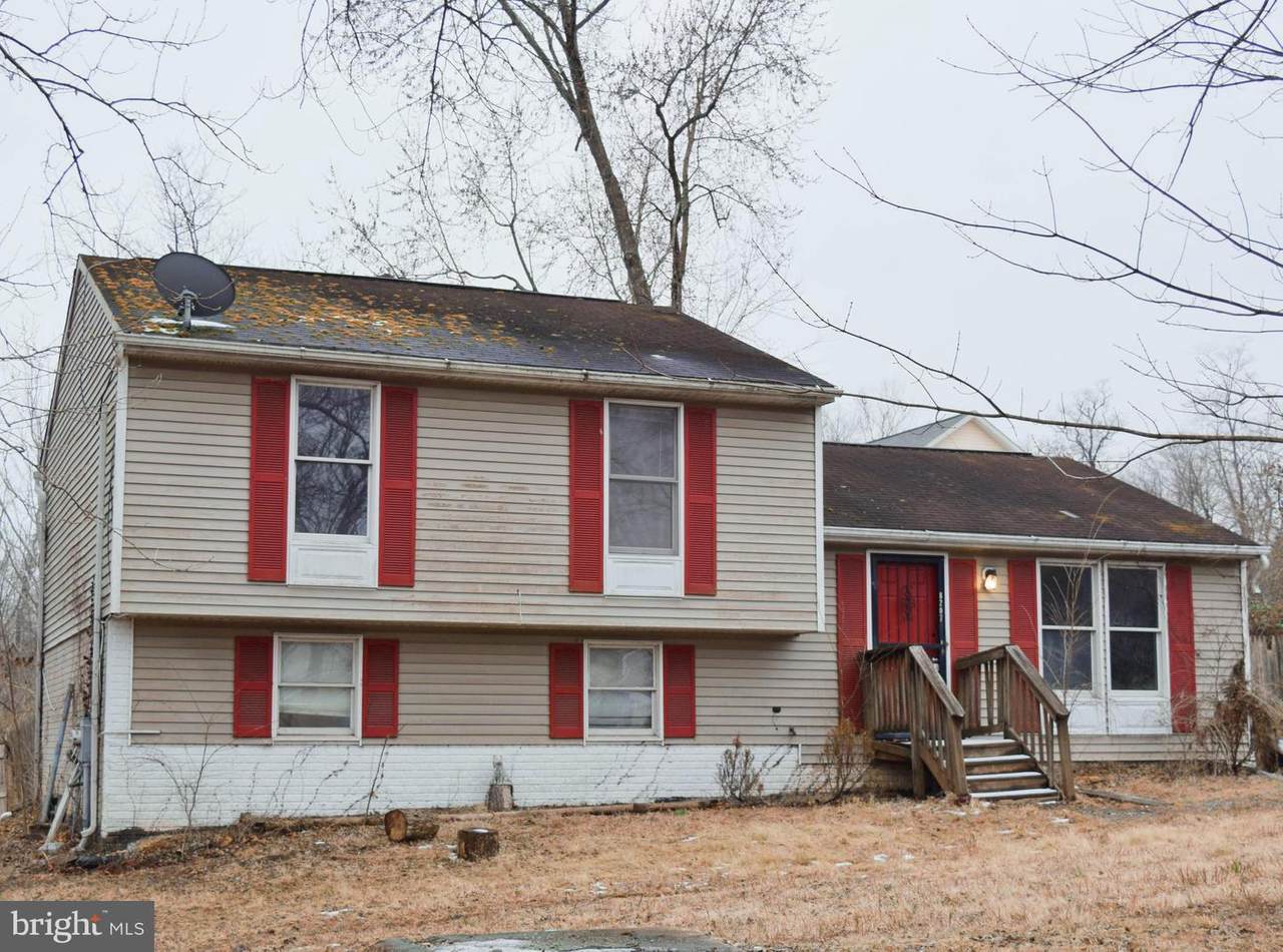 8207 Pinehill Street - Photo 1
