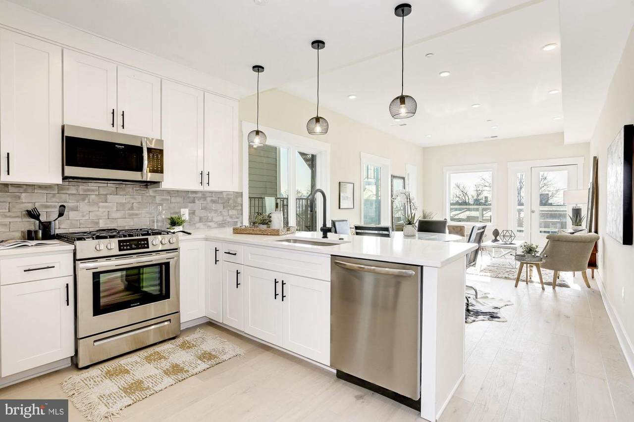 822 Kennedy Street - Photo 1