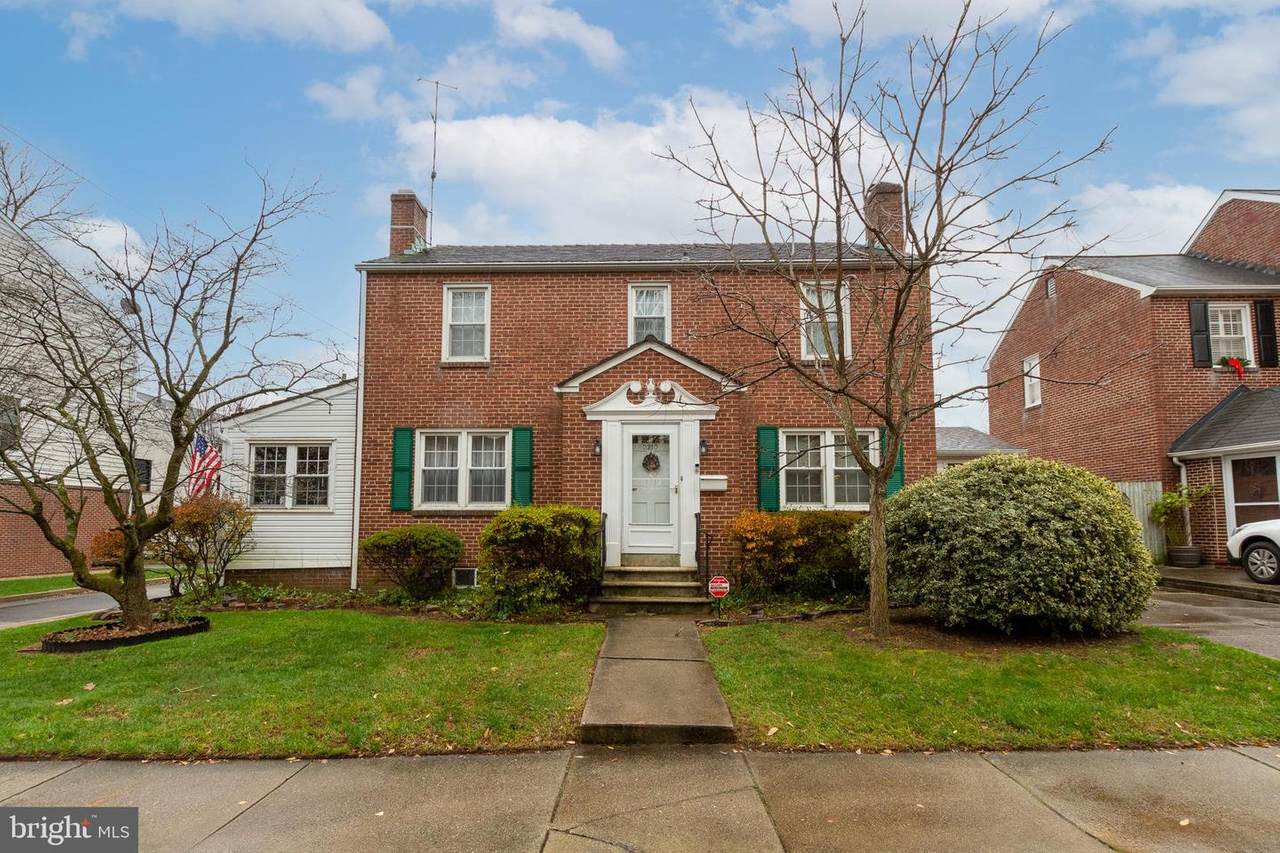2210 9TH Street - Photo 1