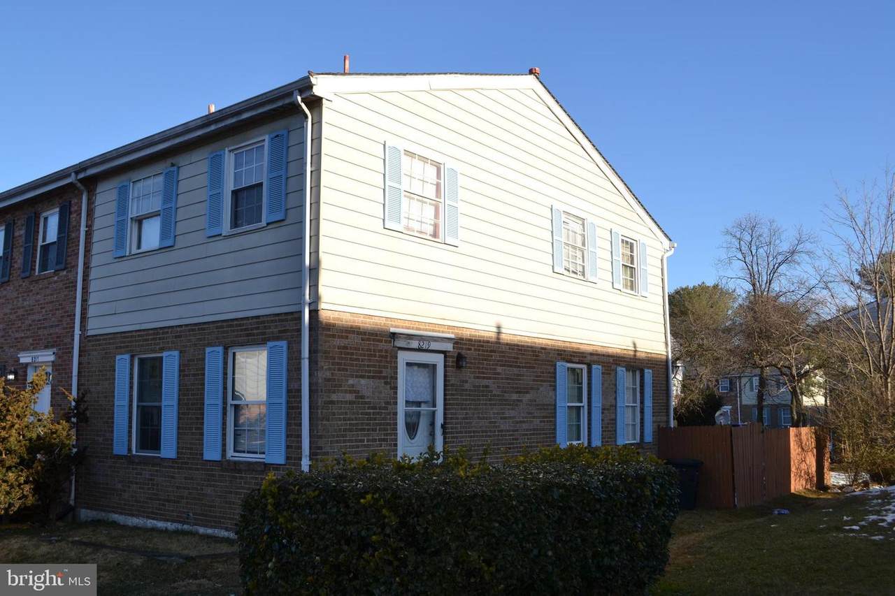 8219 Dunfield Court - Photo 1