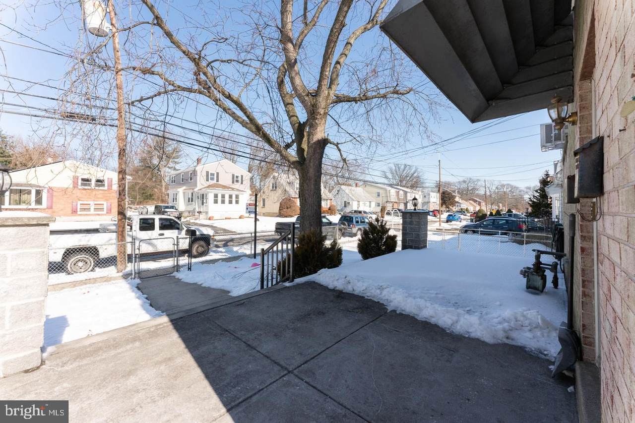 924 Lawnton Terrace - Photo 1
