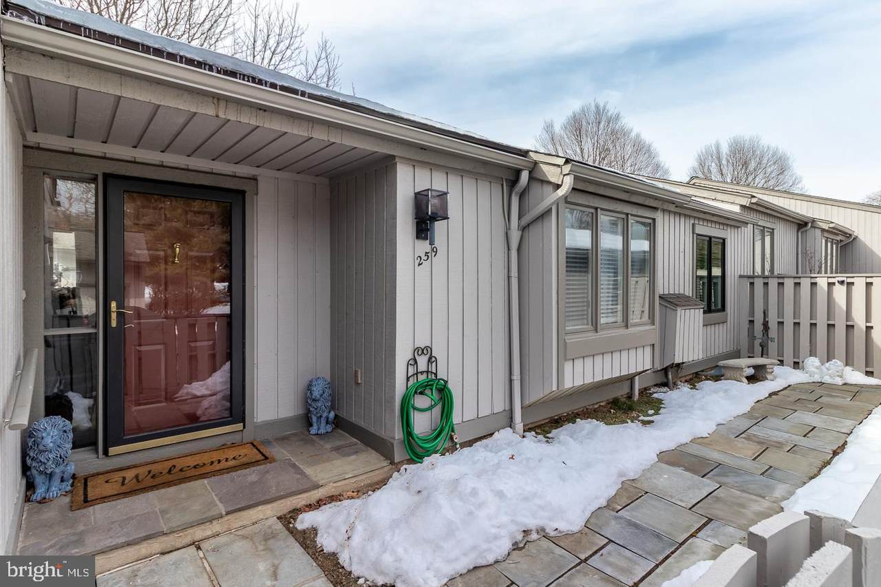259 Chatham Way - Photo 1