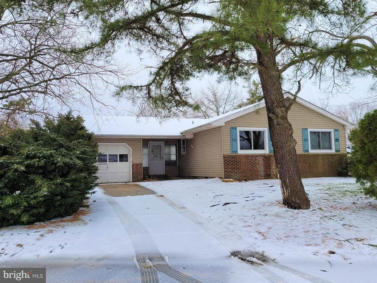12 Saratoga Lake Drive - Photo 1