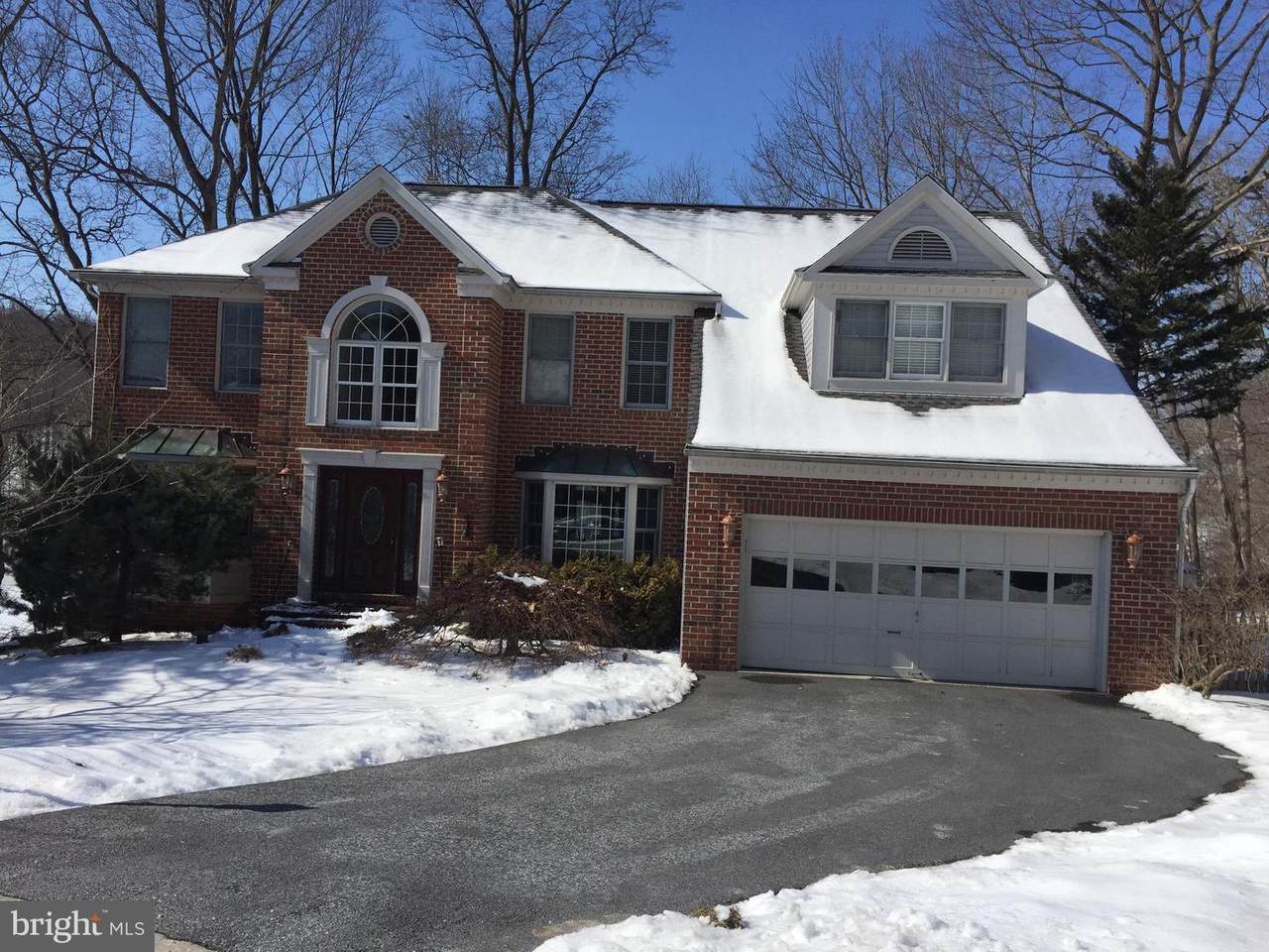 6598 Waters Edge Court - Photo 1