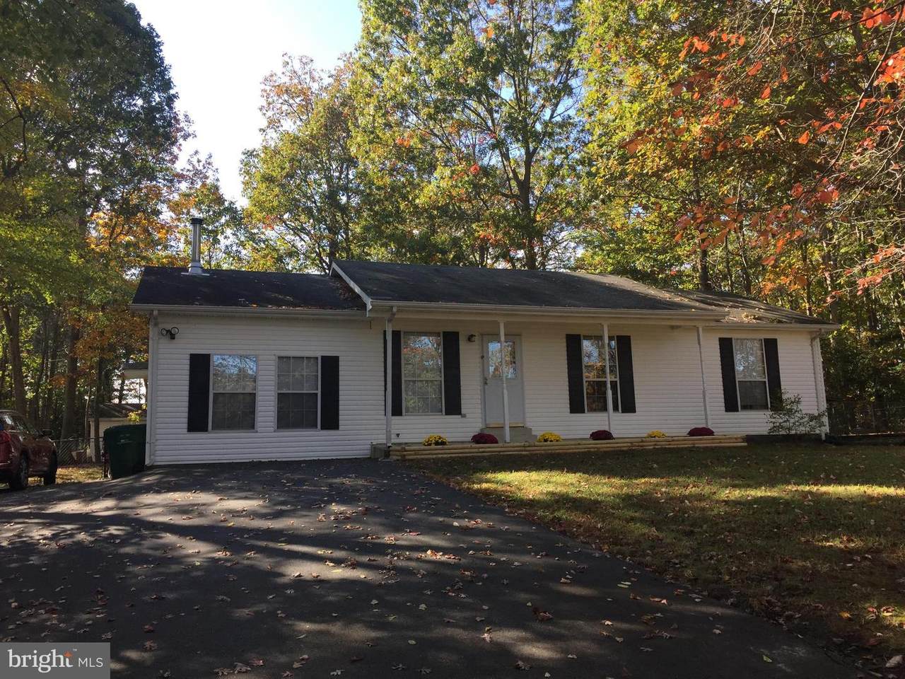 495 Short Court - Photo 1