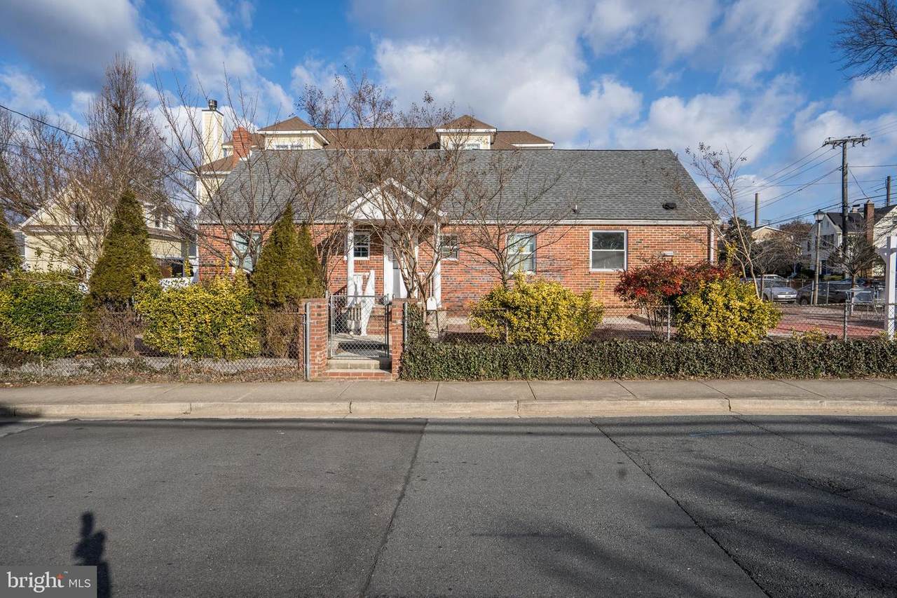 1900 Underwood Street - Photo 1