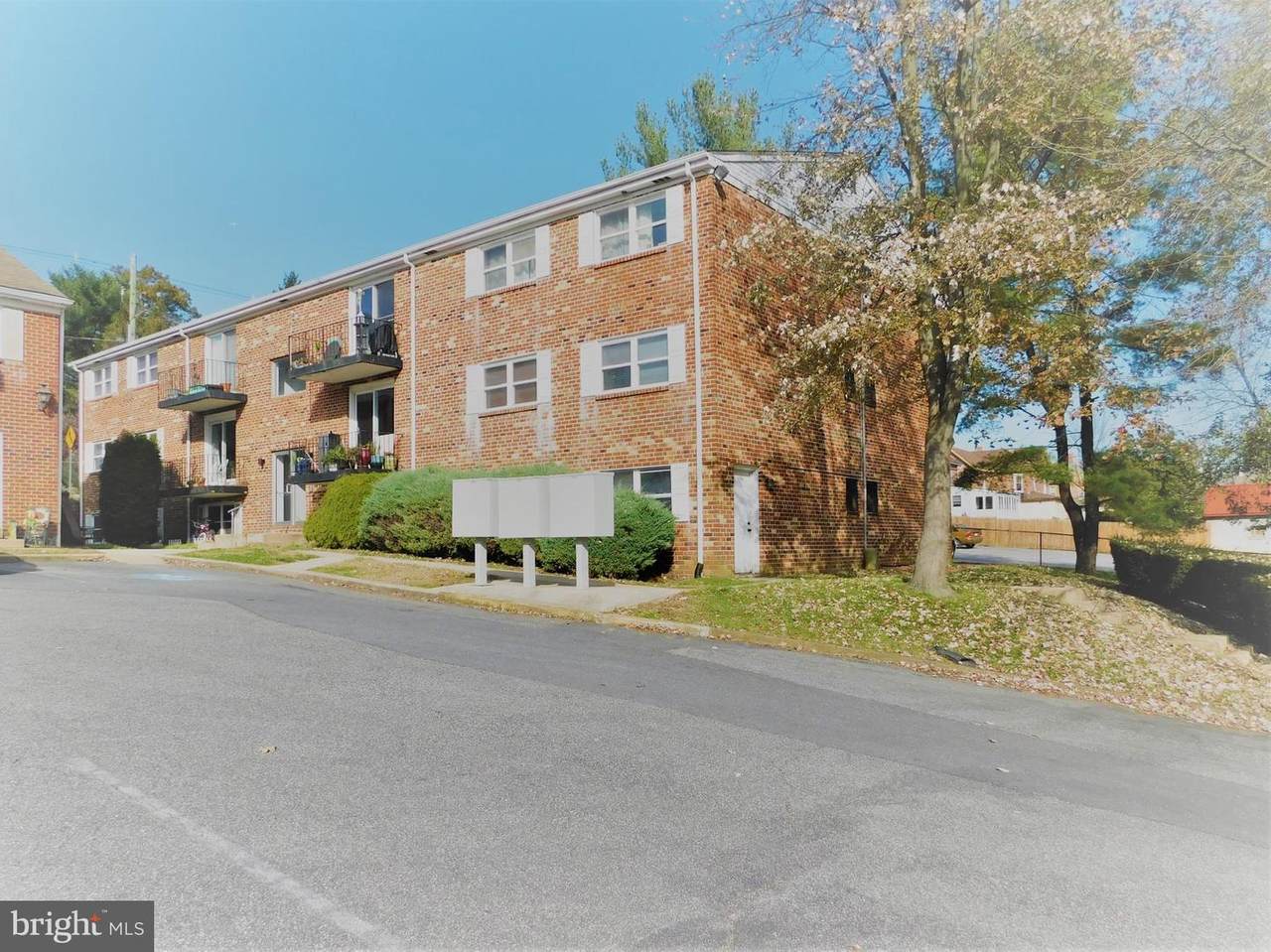 117 Railroad Avenue - Photo 1