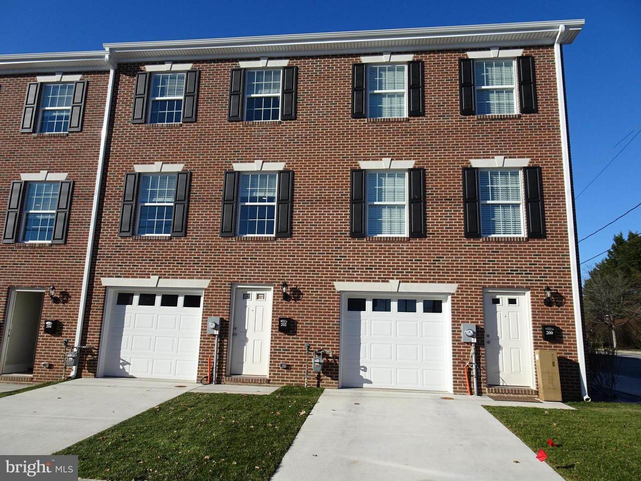 206 9TH Street - Photo 1