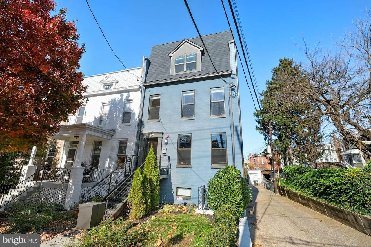 407 Randolph Street - Photo 1