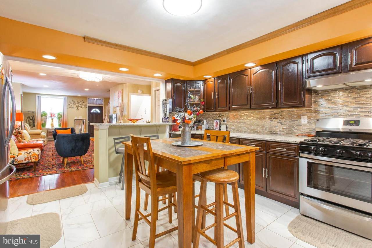 219 Coulter Street - Photo 1