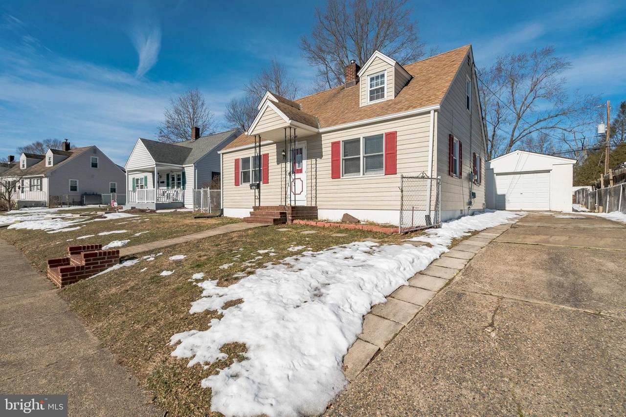 678 Hillcrest Avenue - Photo 1