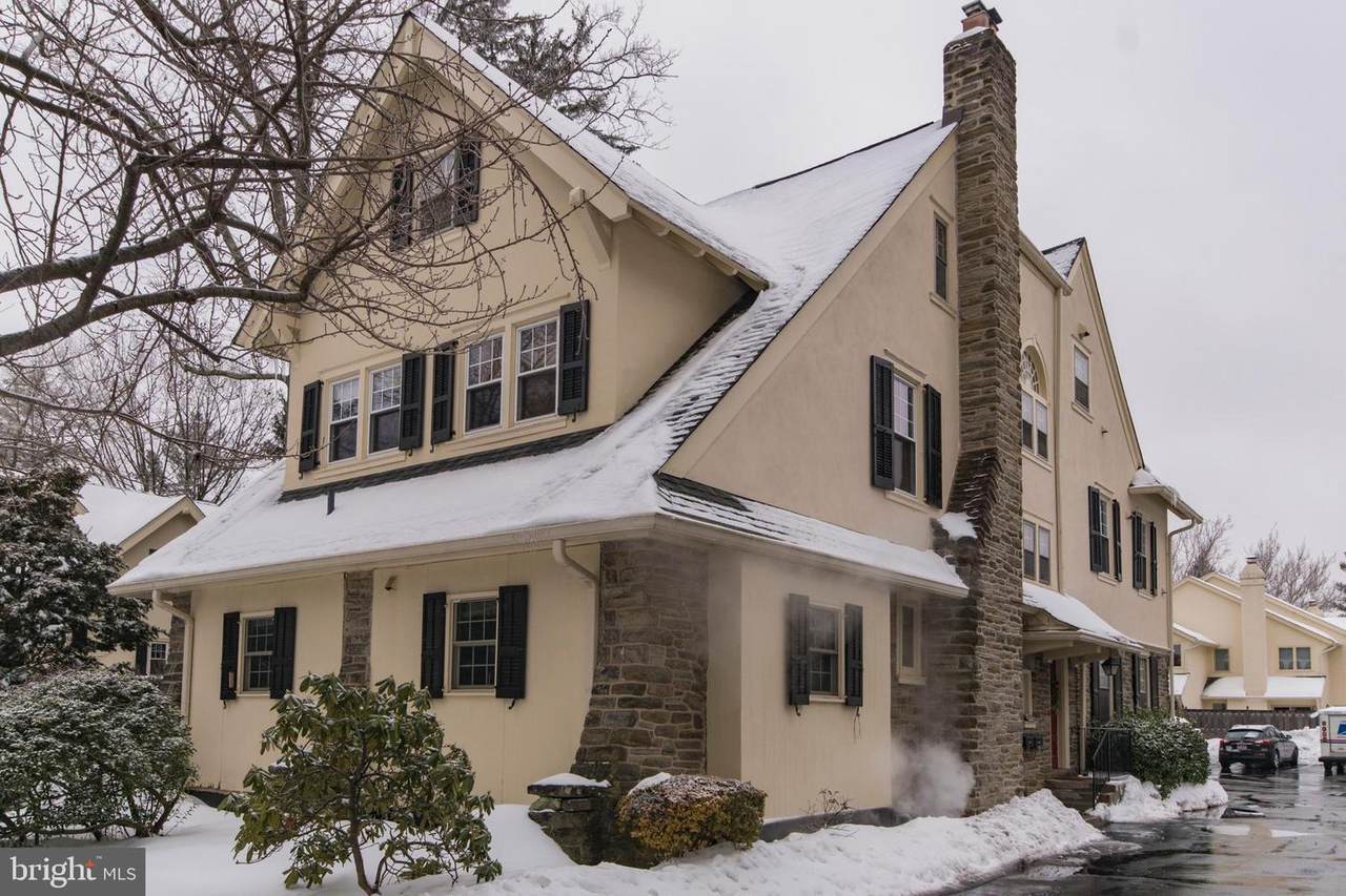 118 Montrose Avenue - Photo 1