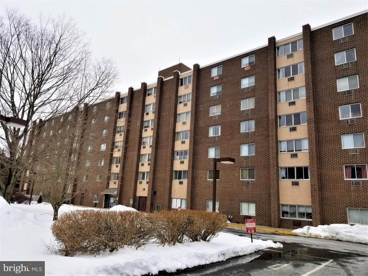 860 Lower Ferry Road - Photo 1