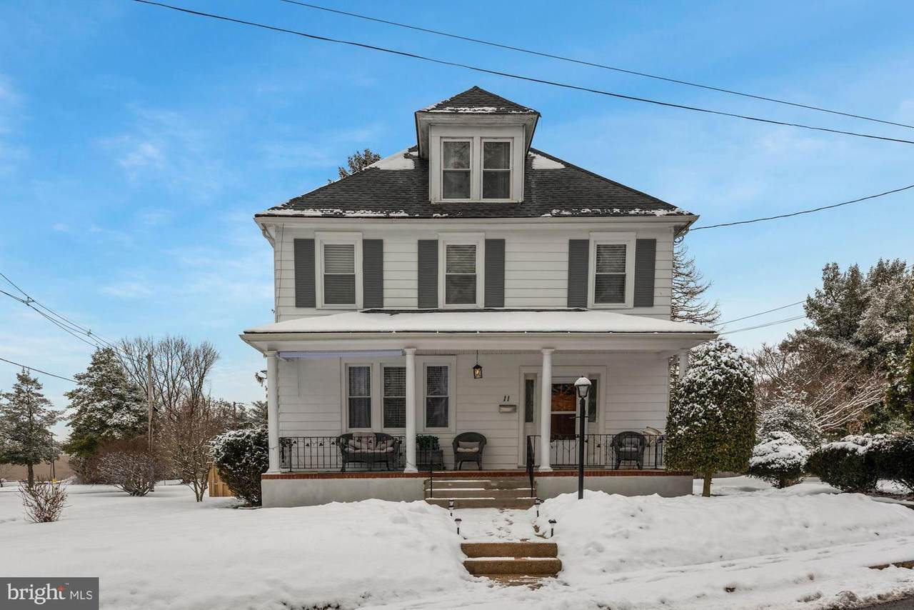 11 Front Street - Photo 1