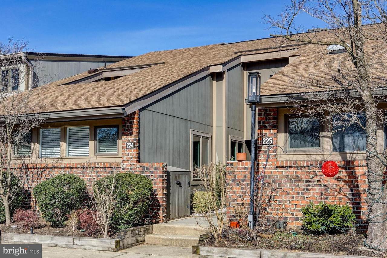 224 Uxbridge - Photo 1