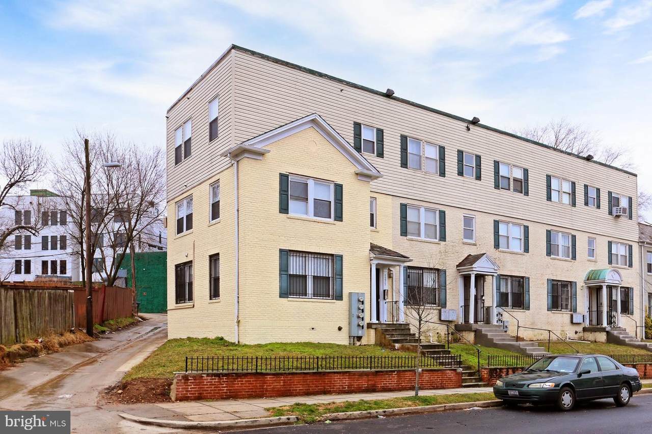 1275 Meigs Place - Photo 1