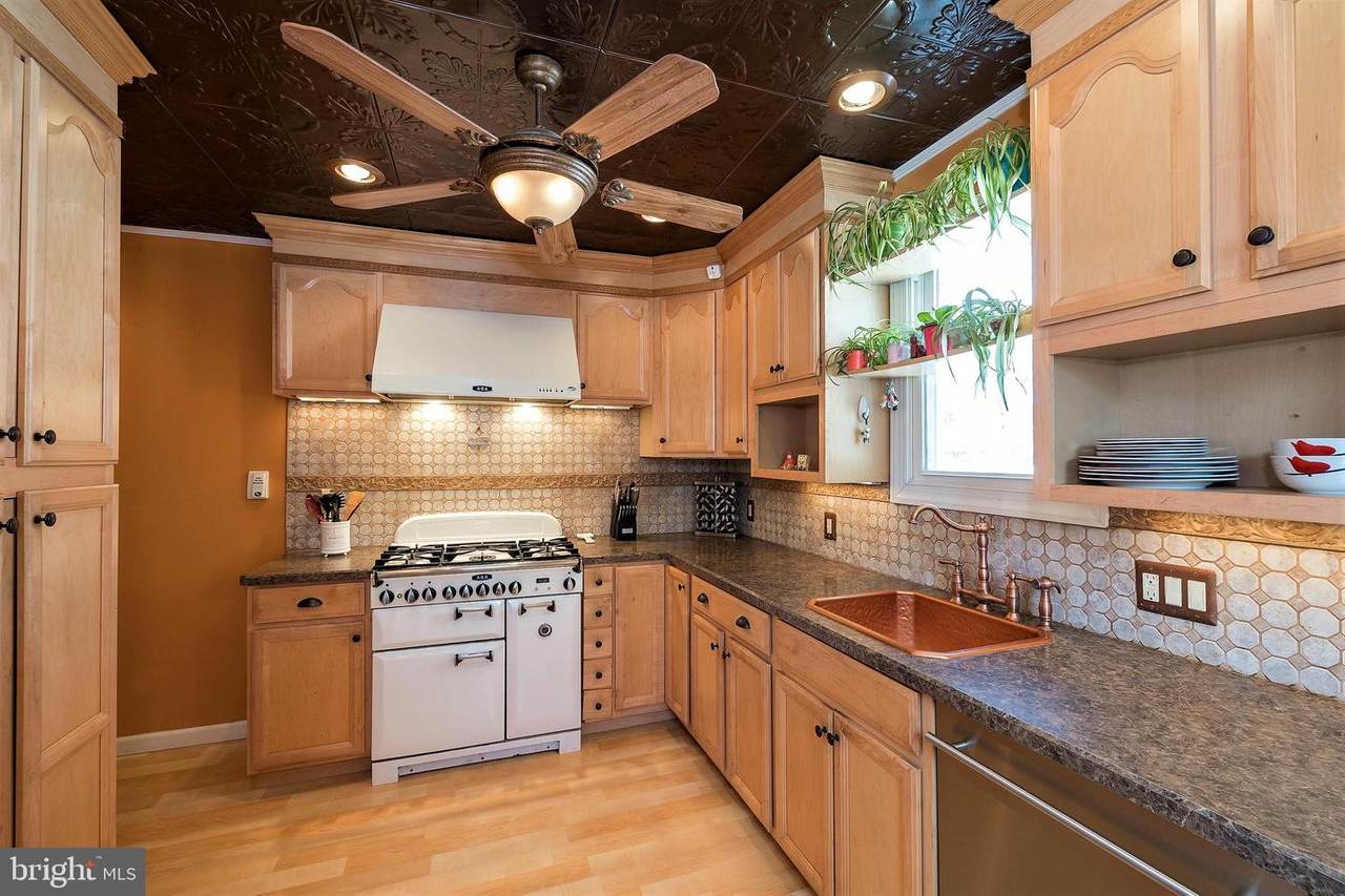 2327 Nylsor Avenue - Photo 1