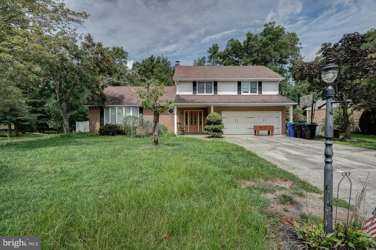 671 Pleasant St E - Photo 1