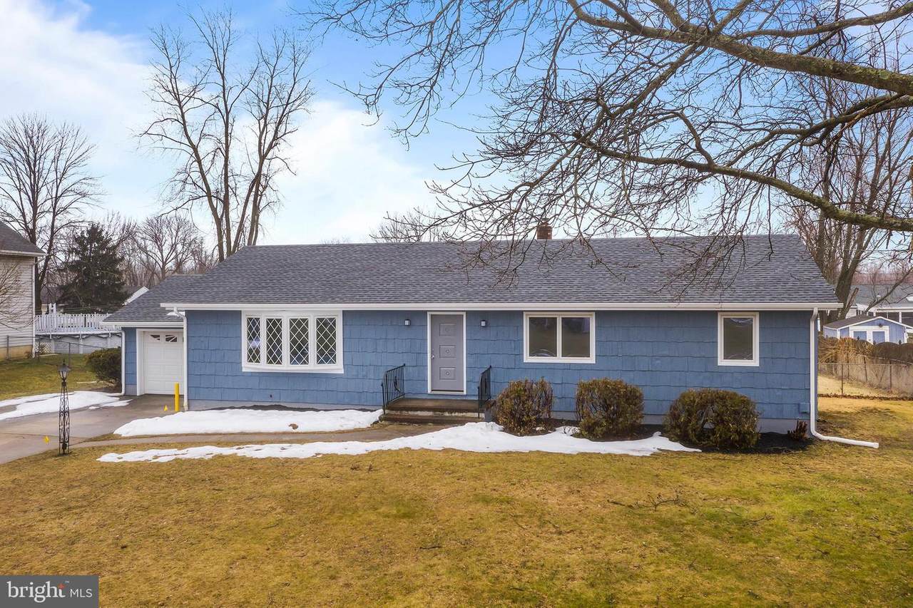 7 Makefield Cir S - Photo 1