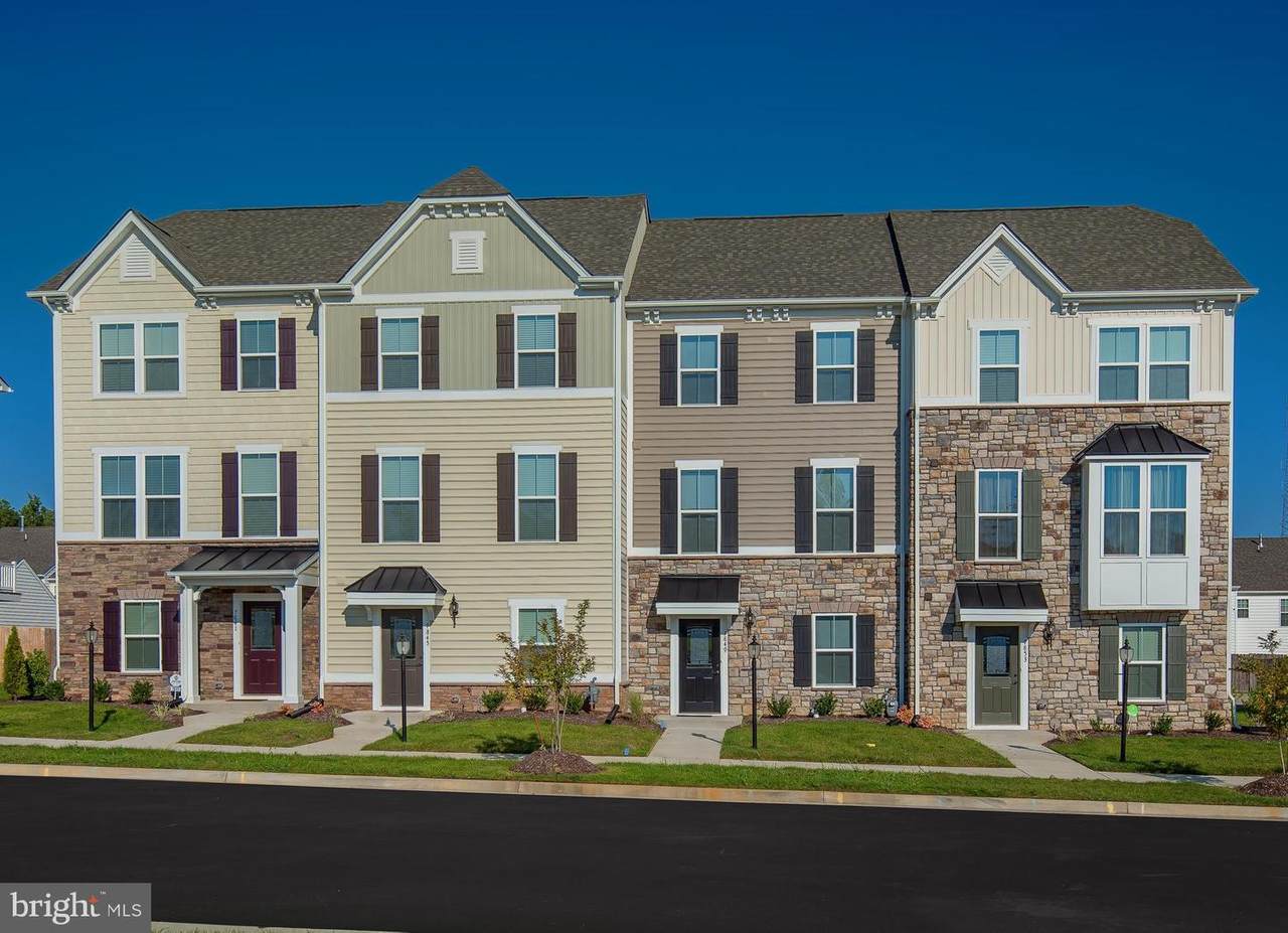 504 Sugar Maple Square - Photo 1