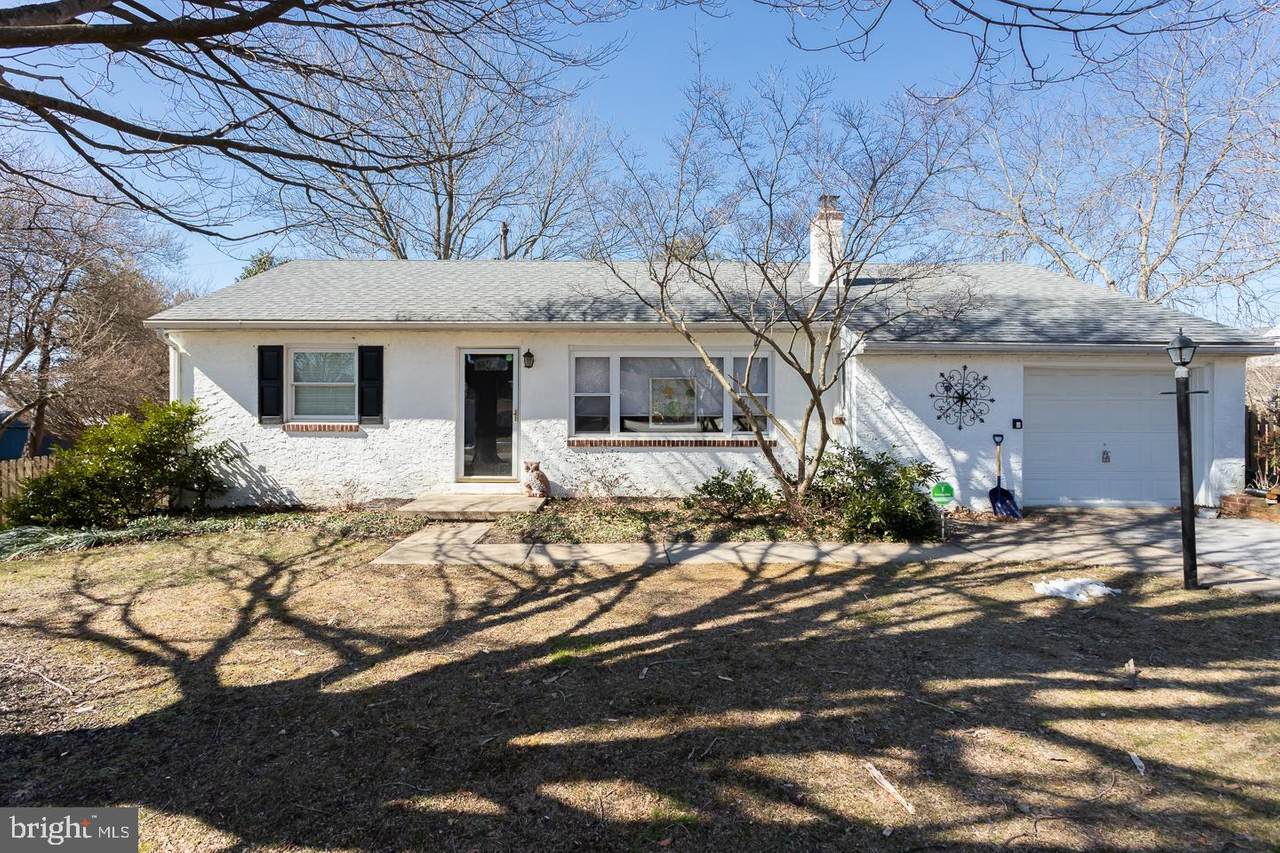 121 Howard Road - Photo 1