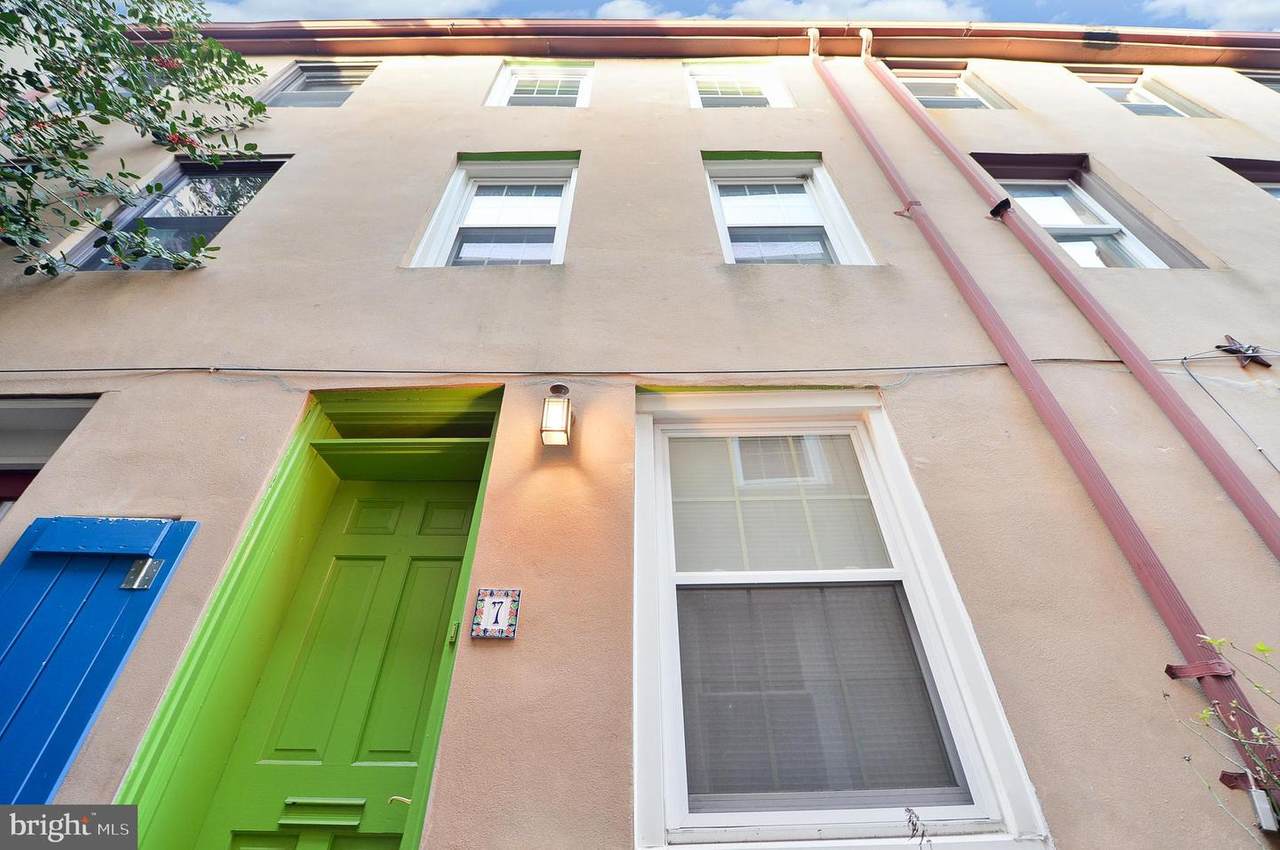 802 6TH Street - Photo 1