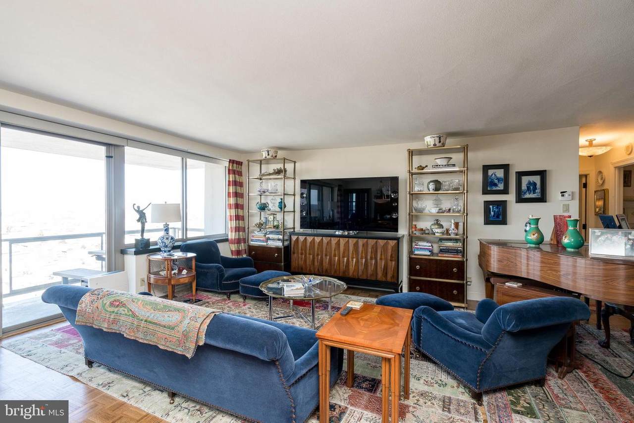 2401 Pennsylvania Avenue - Photo 1