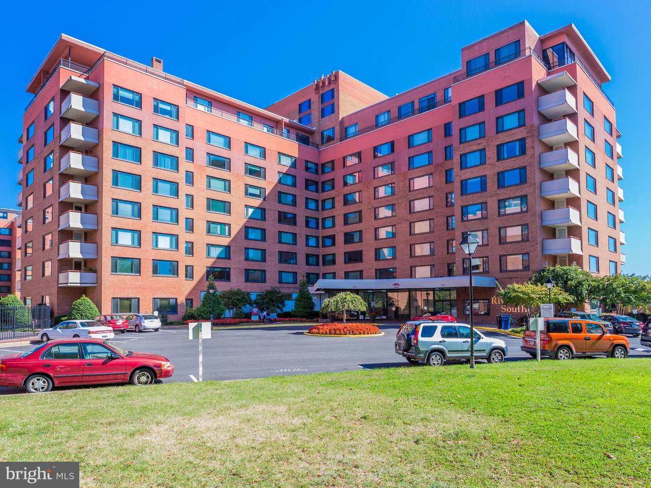 1011 Arlington Boulevard - Photo 1