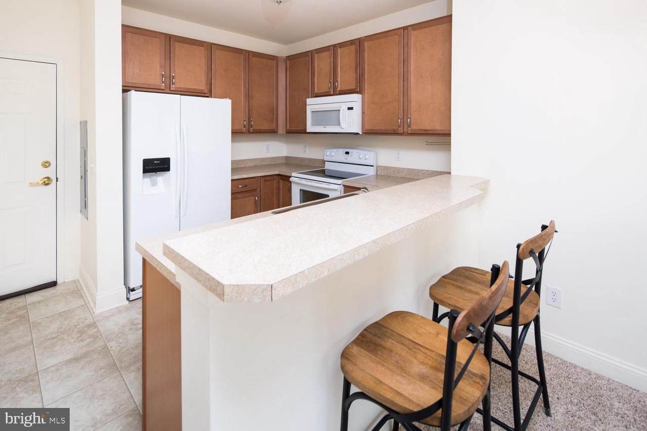 2000-UNIT Fountainview Circle - Photo 1
