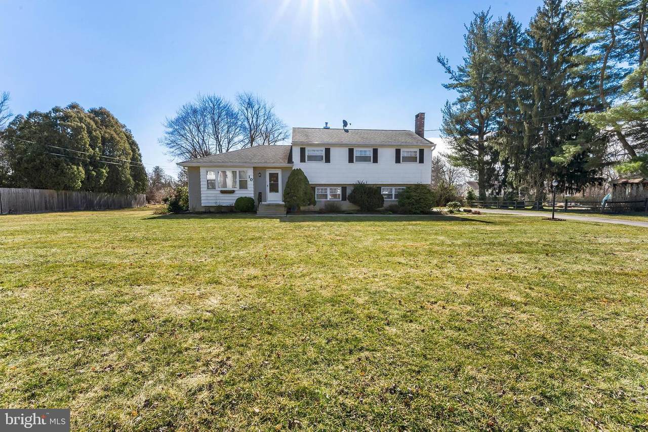 10 Gloucester Lane - Photo 1
