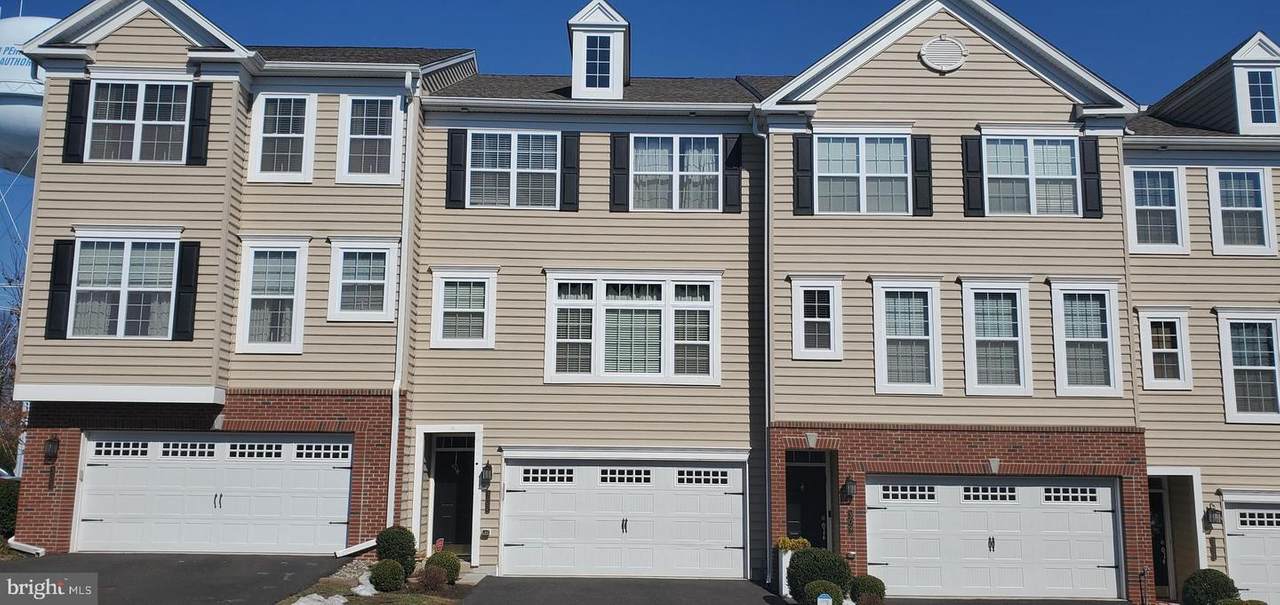 307 Van Artsdalen Court - Photo 1