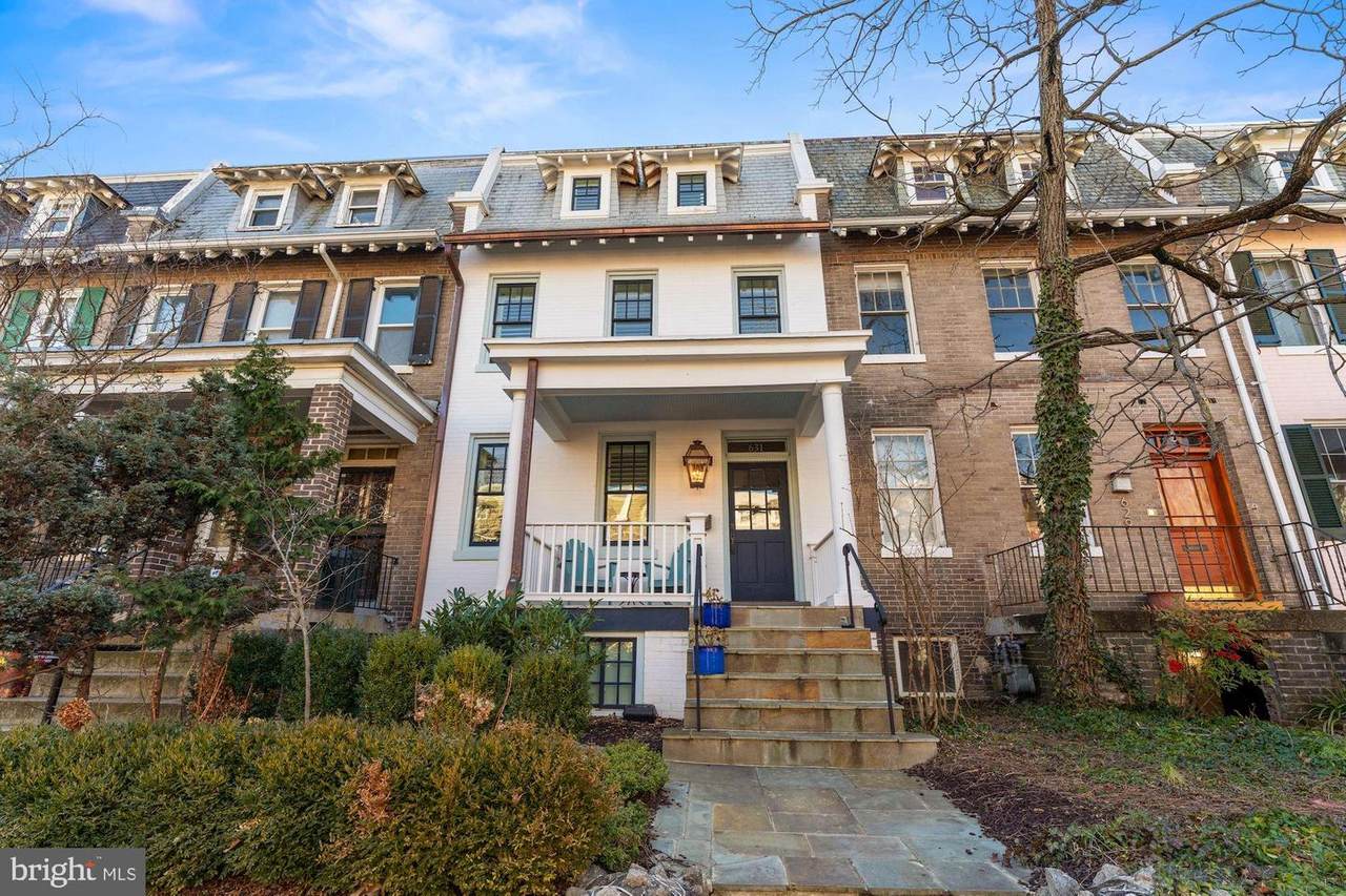 631 Lexington Place - Photo 1
