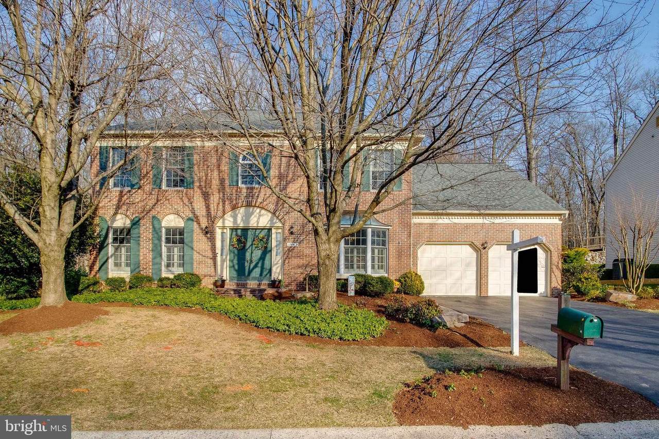 19913 Hamil Circle - Photo 1