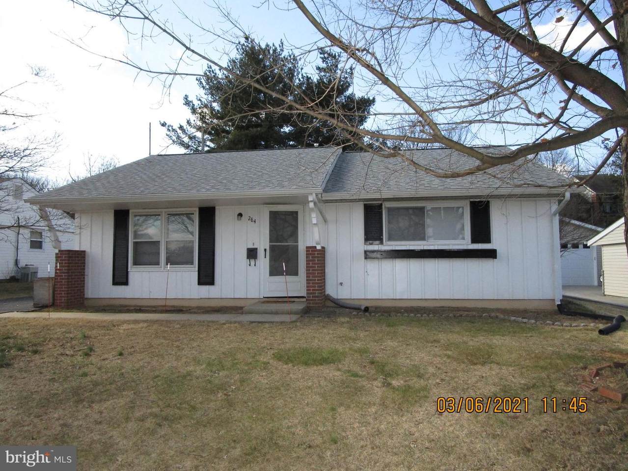 284 Pinoak Drive - Photo 1