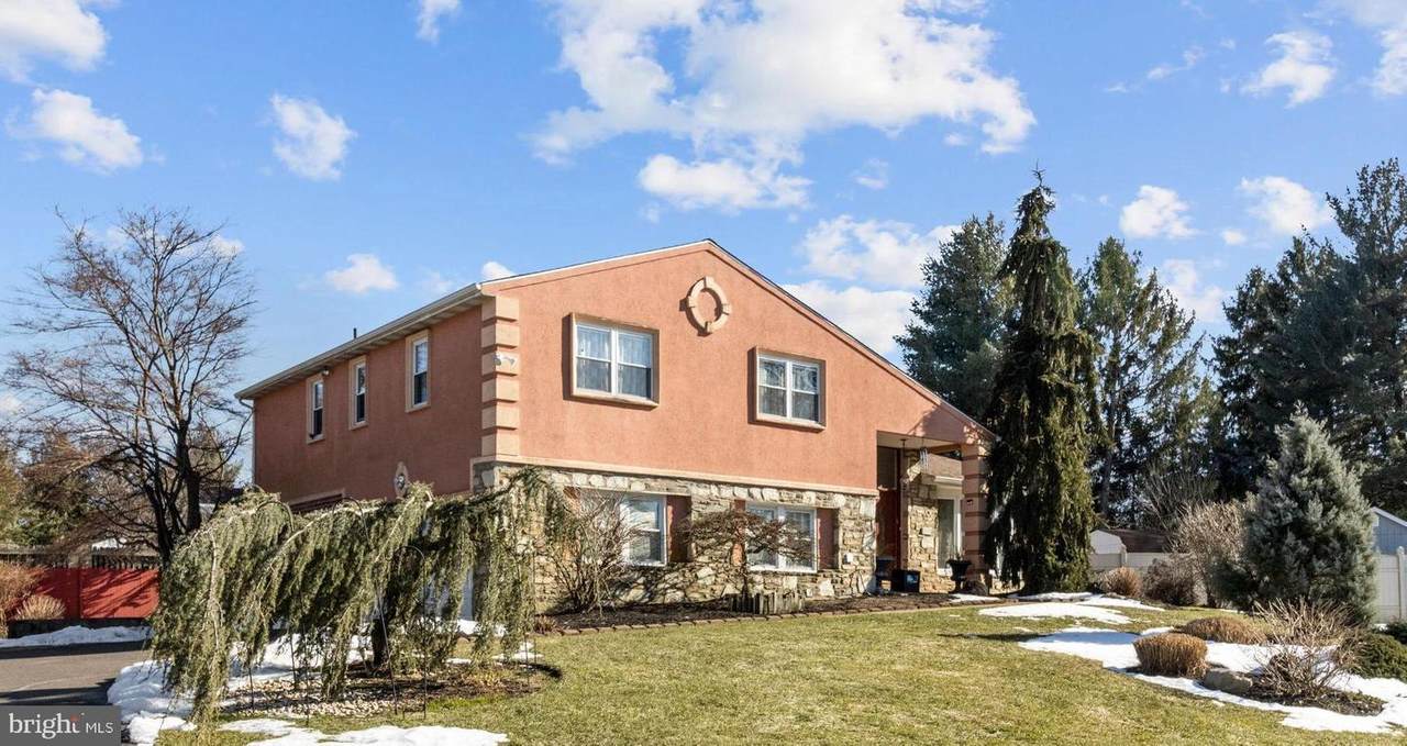 3925 Hawk Circle - Photo 1