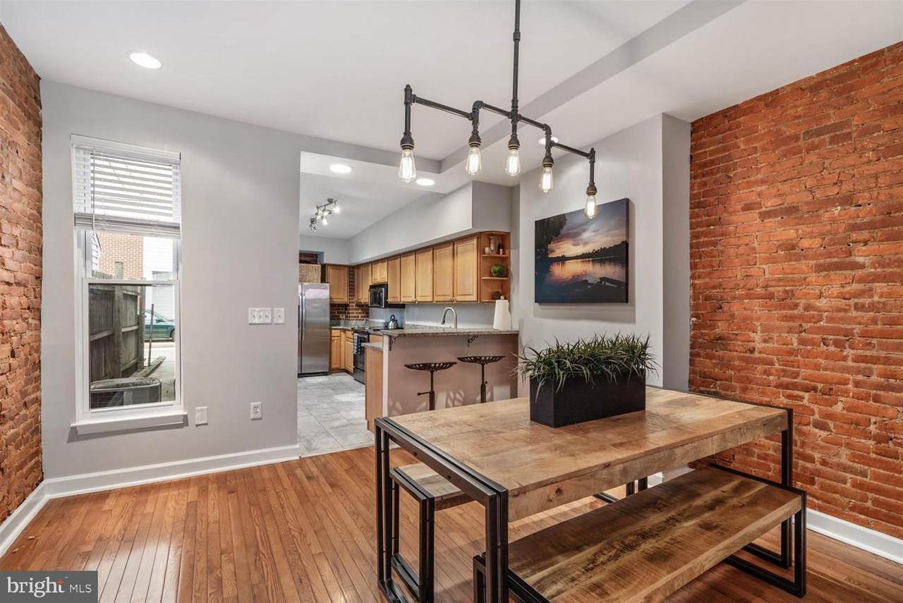 1821 Charles Street - Photo 1