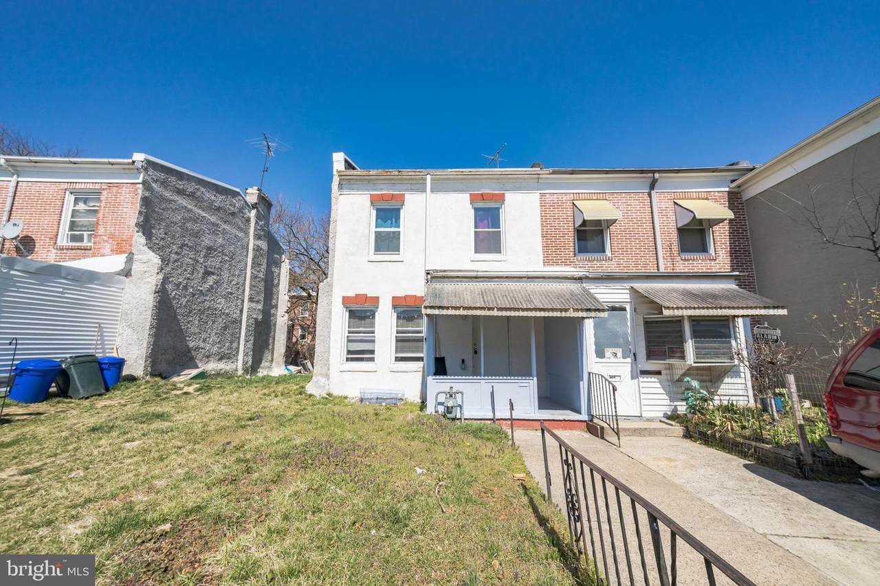 1107 Baldwin Street - Photo 1