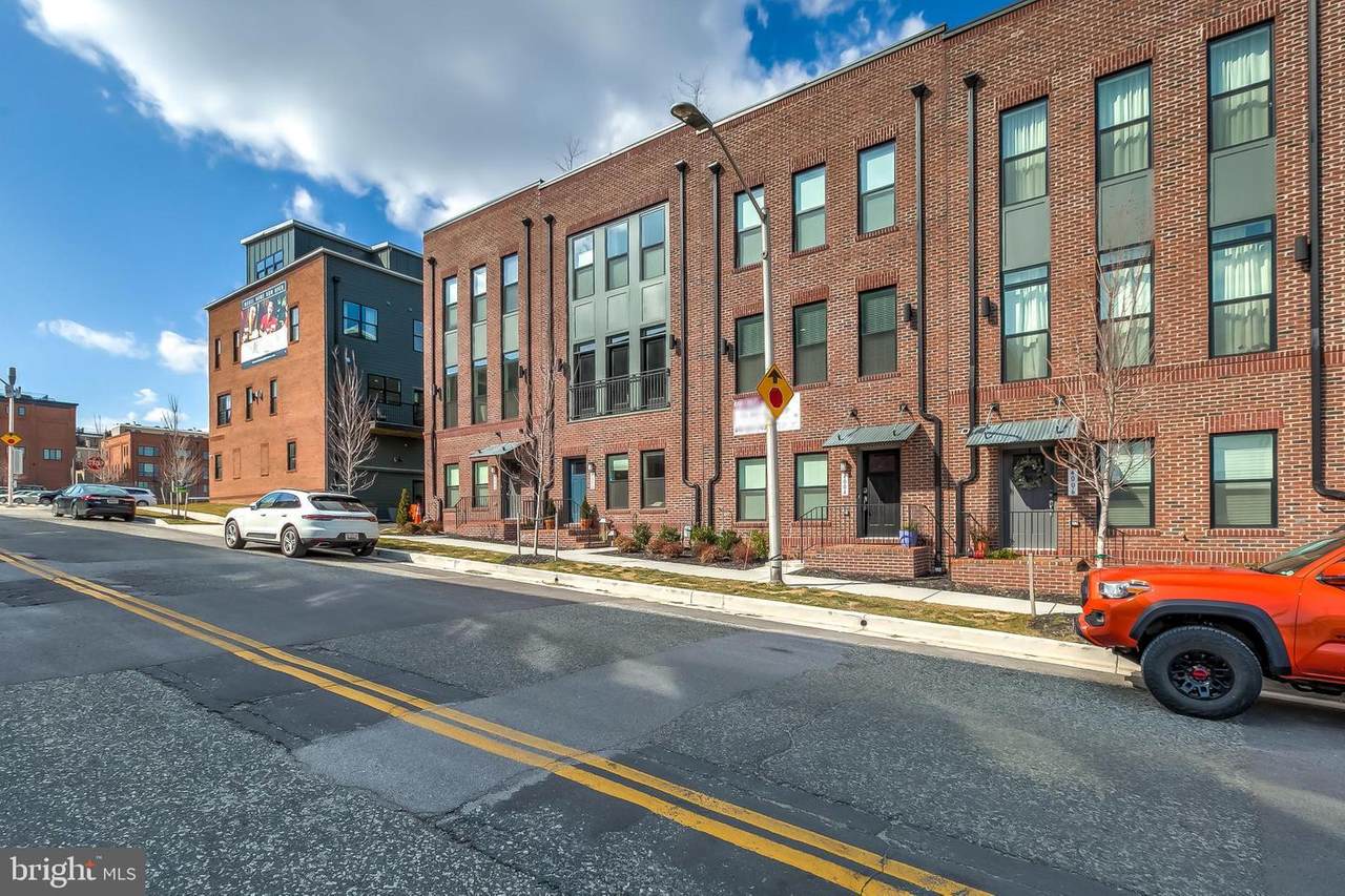 4004 Dillon Street - Photo 1